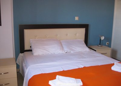 VillaOrestisRooms&ApartmentsStoupa bedroom